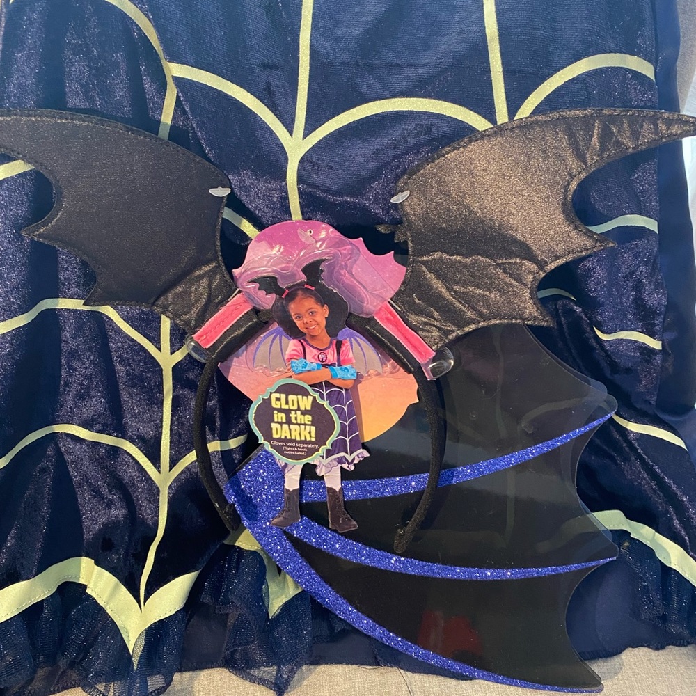 New Vapirina Costume with wings and headband.